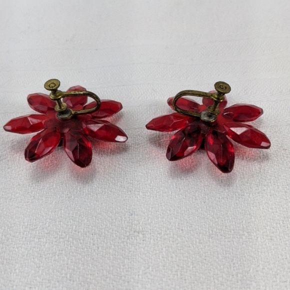 ๐จ๐ฆ Rare Late 1930s Lucite Screw-back Earrings. - Picture 2 of 3